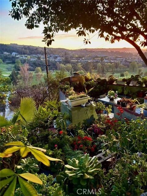 Building Photo - 2832 E Farview Ln