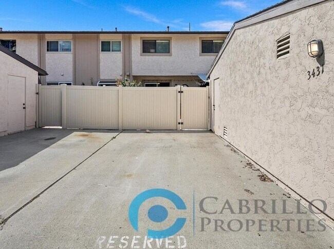 Building Photo - 3431 Fairlomas Rd