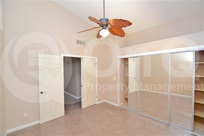 Building Photo - 510 S Lagoon Dr