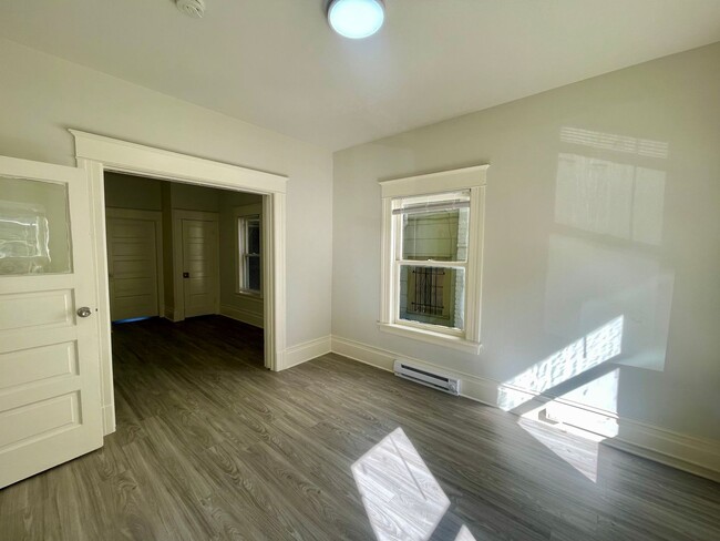 Building Photo - Ground floor Nob Hill 3BR + Office | Avail...