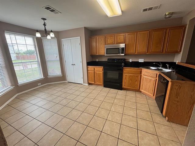 Building Photo - 205 Lake Wichita Dr