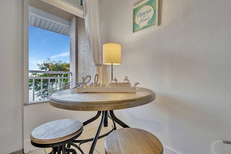 Building Photo - 611 Destiny Dr