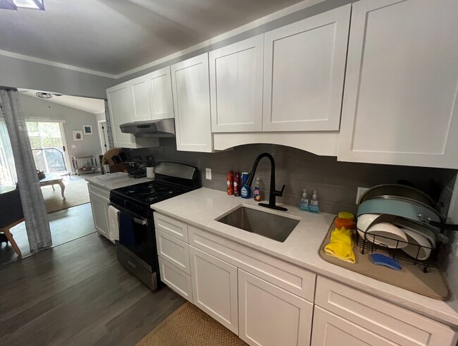 Building Photo - Fully furnished beautifully renovated house!