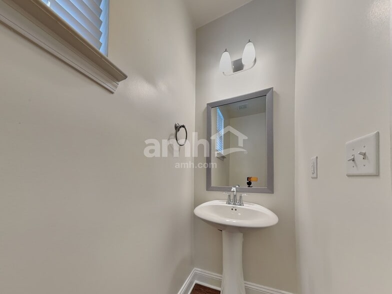 Building Photo - 134 McBee St