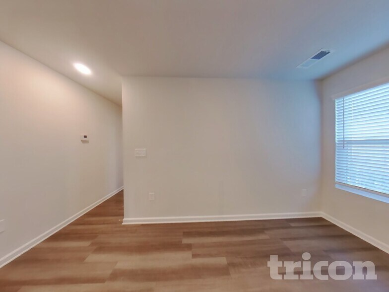 Building Photo - 76 Fairview Way