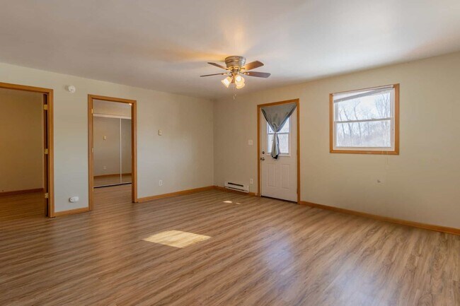 Building Photo - 315 W Railroad St