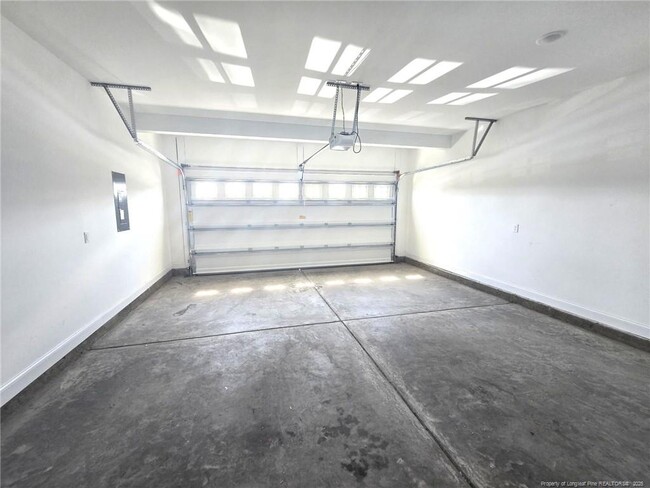 Building Photo - 604 Amusement Dr