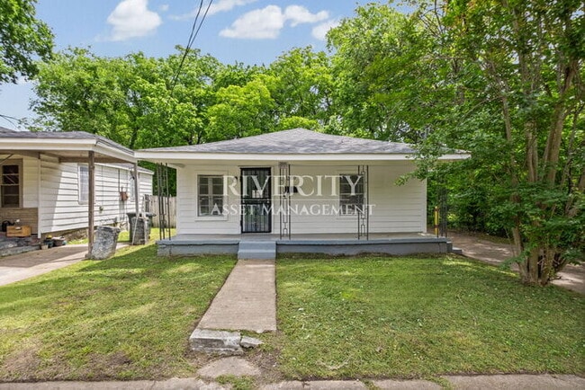 Building Photo - A MUST SEE IN 38108 !!!! SECTION 8 WELCOMED !!!!!! GIVE US A CALL !!!!!