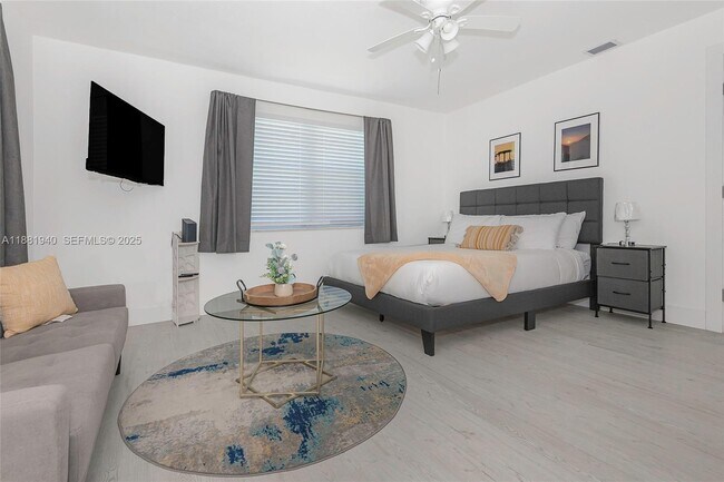 Building Photo - 201 Columbus Pkwy