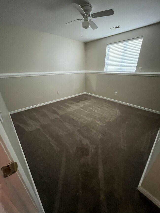 Building Photo - 3320 S 1570 E