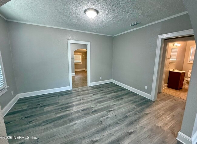 Building Photo - 28 W 35th St