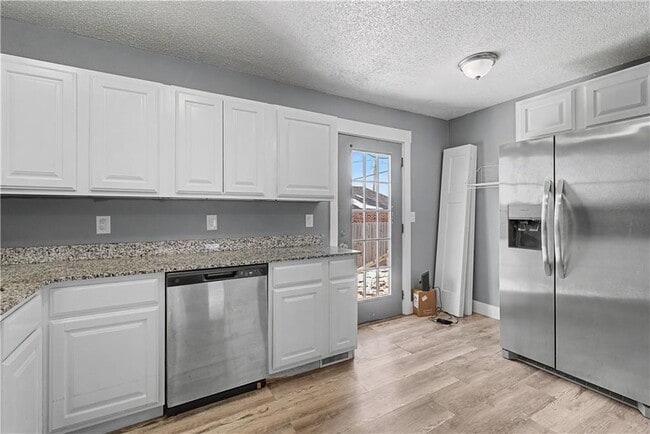 Building Photo - 348 N 14th St