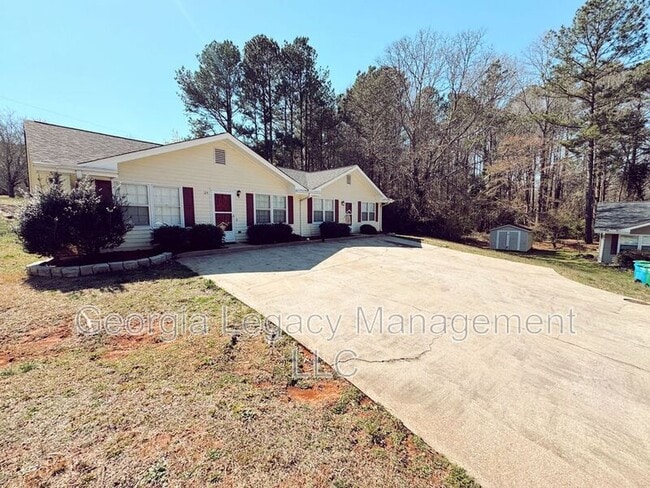 Building Photo - 114 Creekside Drive
