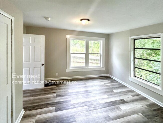 Building Photo - 3117 44th Terrace N