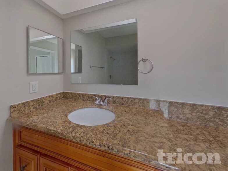 Building Photo - 3717 Coppertree Cir