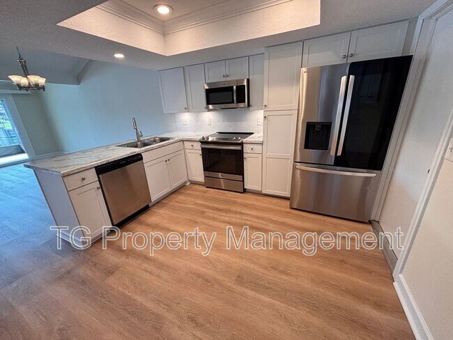 Building Photo - 7823 Fawn Brook Cir E