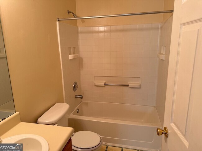 Building Photo - 5853 Strathmoor Manor Cir