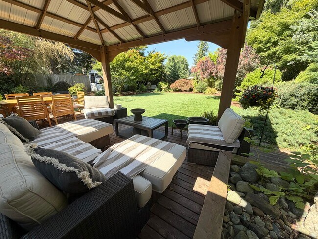 Building Photo - Beautifully landscaped Fall City gem  with a private backyard oasis!