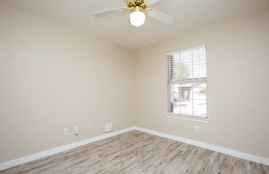 Building Photo - 6034 Gaelic