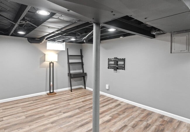 Building Photo - 986 Smith Ave