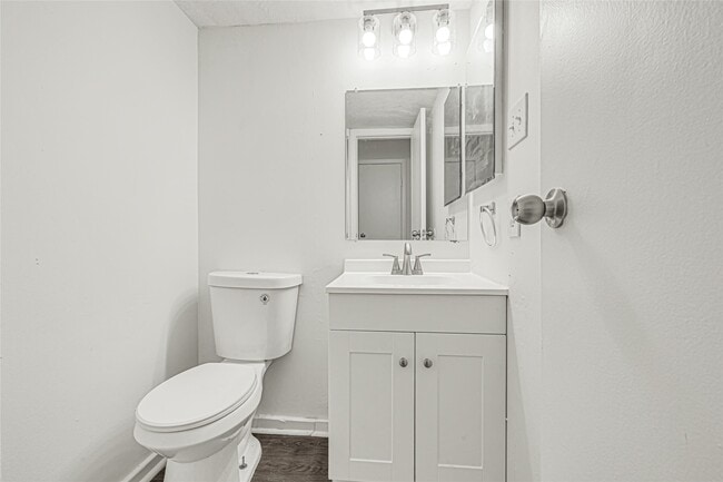 Building Photo - 8610 Timber View Dr