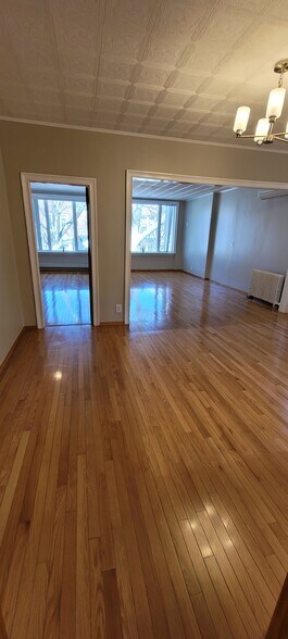 Front Rooms - 53 Clara St