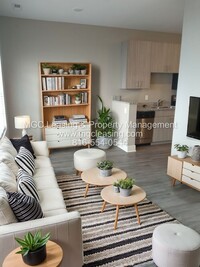 Building Photo - NEW Reduced Rental Rate is $857 with April...