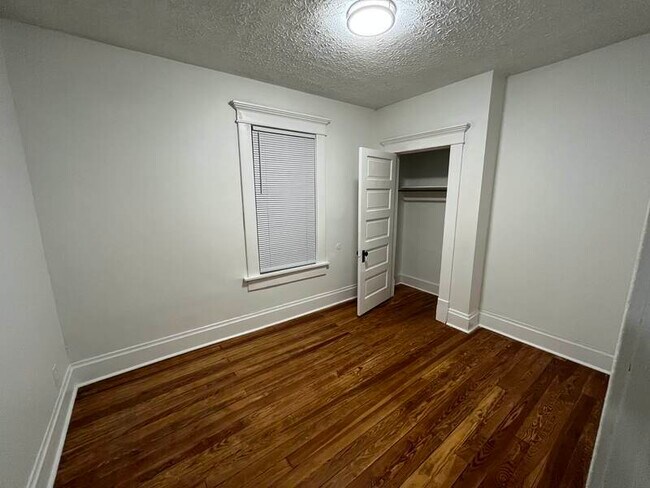 Building Photo - 88 Hawkes Ave