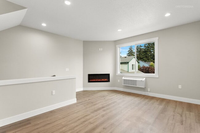 Building Photo - 4247 Verda Ln NE