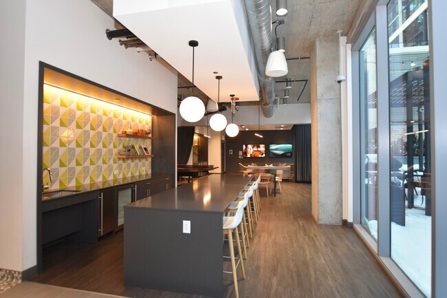 Building Photo - 60 E Randolph St