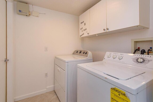 Building Photo - 169 Sawyerwood Pl