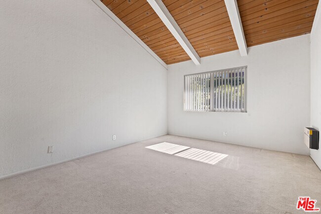 Building Photo - 106 Cresta Verde Dr