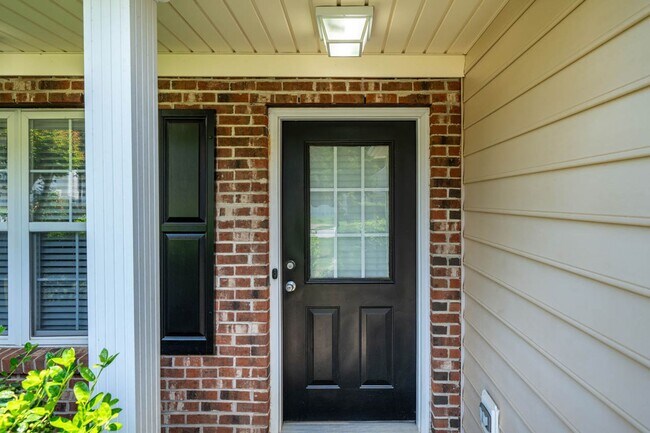 Building Photo - 101 Thorncrest Dr