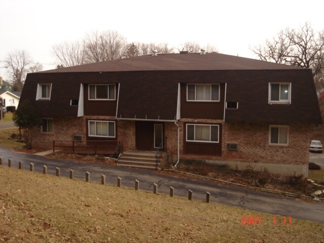 Primary Photo - 140 Athens St