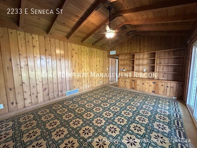 Building Photo - 2233 E Seneca St