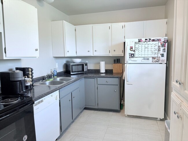 Building Photo - Charming two bedroom home in N.W. OKC