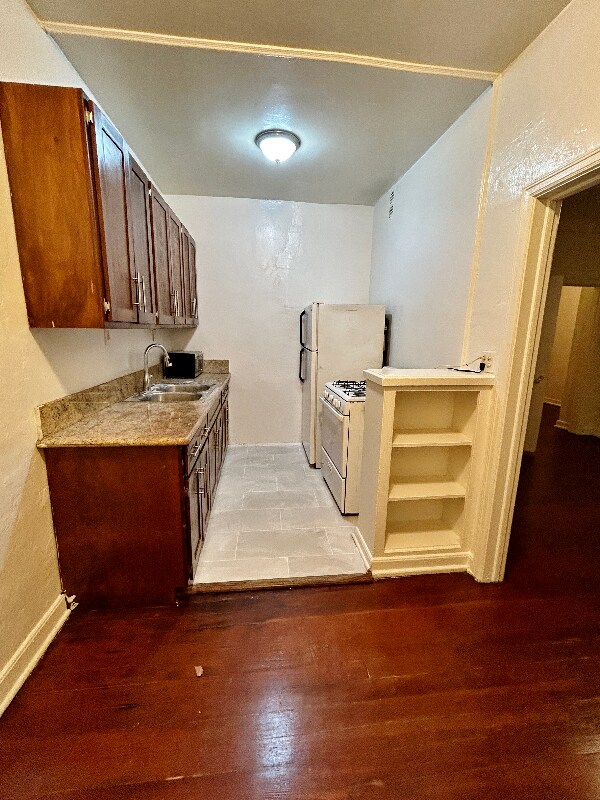 Building Photo - 1523 N McCadden Pl