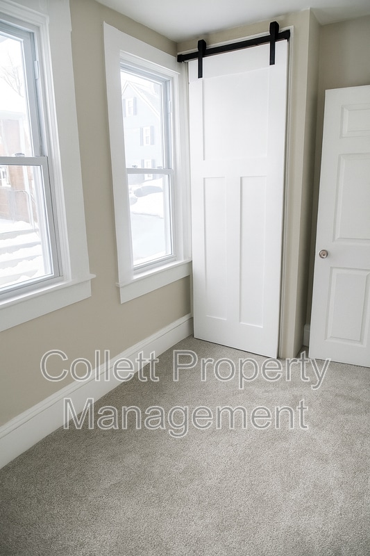 Building Photo - 1924 E 123rd St