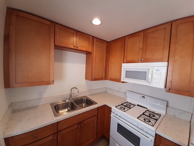 Kitchen with Quartz Counters - 205 N Florence St