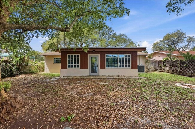 Building Photo - 4512 SW 27th Terrace