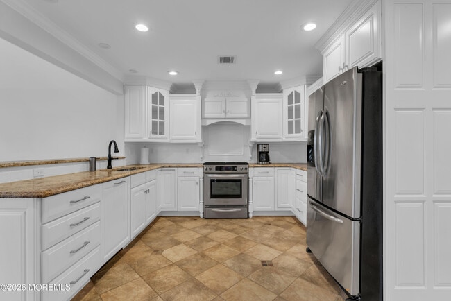 Building Photo - 7 Anderson St