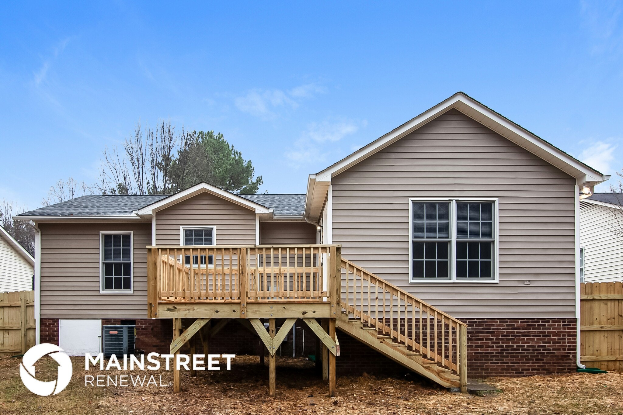 Building Photo - 1367 Hidden Valley Dr