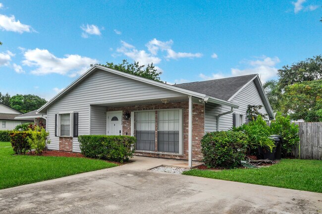 Building Photo - 1350 Riverside Cir
