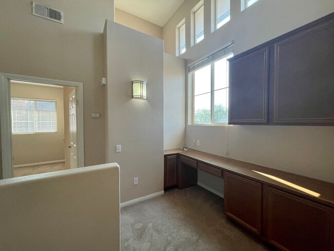 Building Photo - AVAILABLE NOW !!! 2 Bedroom 2 Bathroom 2 Story Condo in Palm Desert
