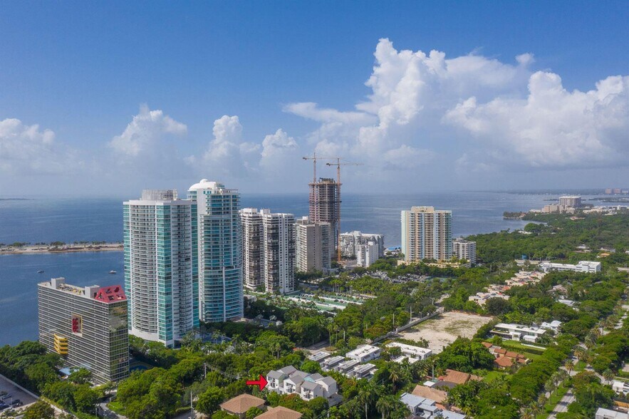 Building Photo - 2100 Brickell Ave