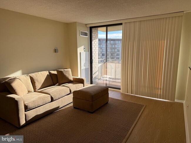 Building Photo - 5225 Pooks Hill Rd