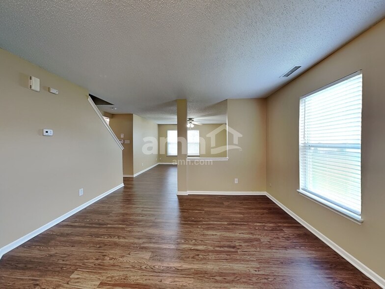 Building Photo - 10382 Fairmont Ln