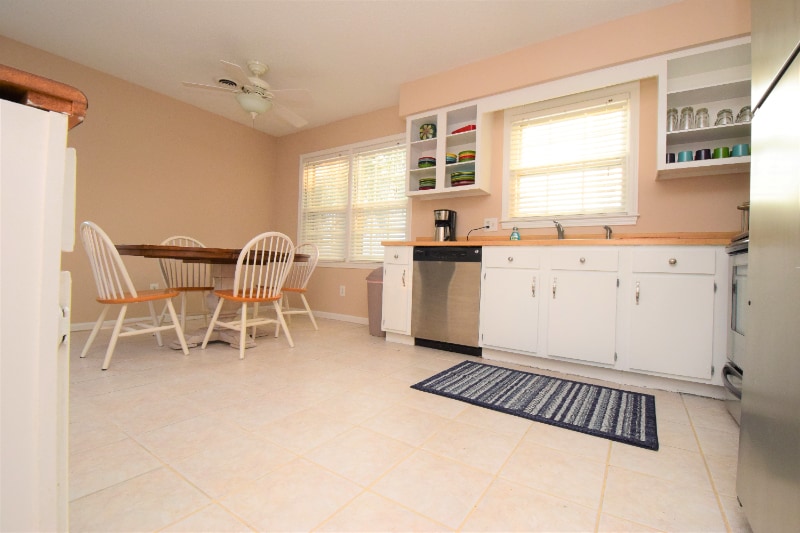 Building Photo - 617 Plymouth Dr