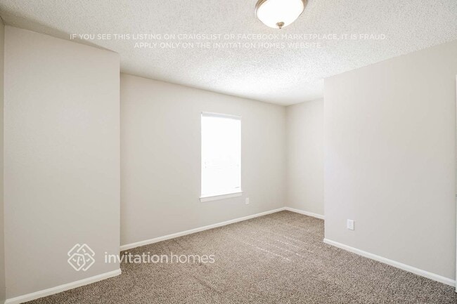 Building Photo - 2051 Vista Dr