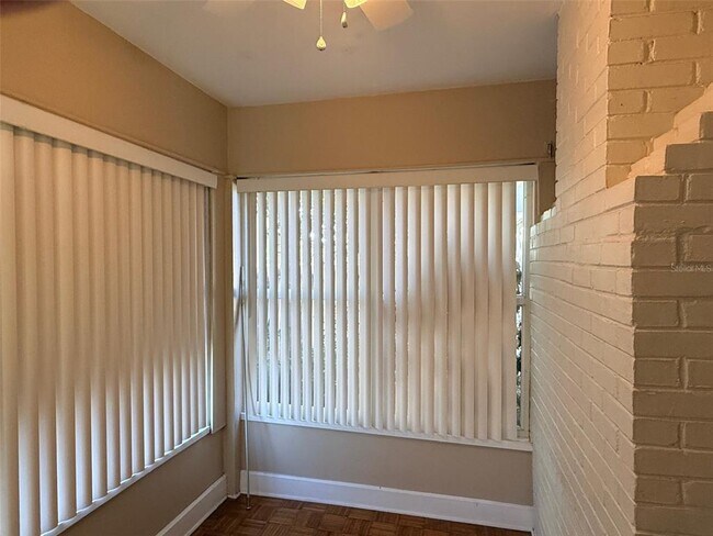 Building Photo - 1908 20th Ave N